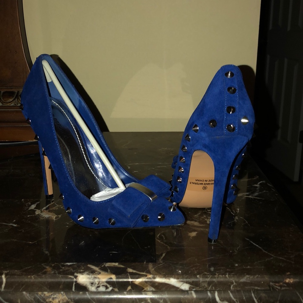 Royalty - Picture 3 of 5